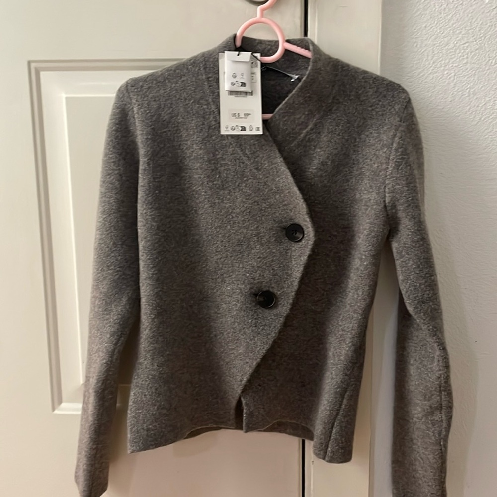 Zara Sweater new with tags- small